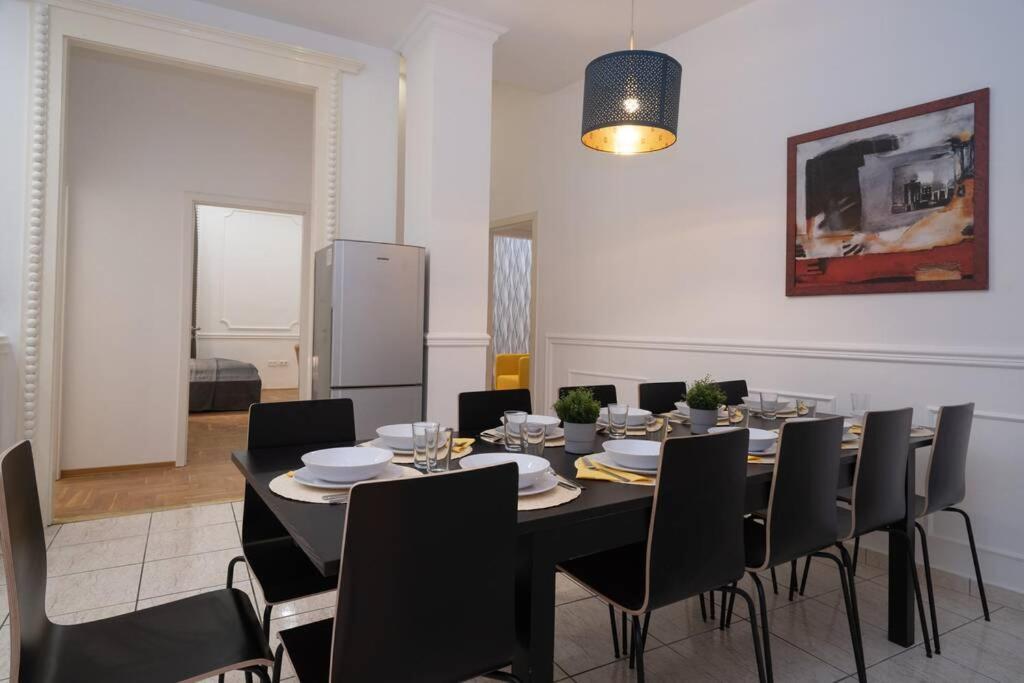 Best Located, 150 M2 5 Bedrooms Apt., 布达佩斯 外观 照片