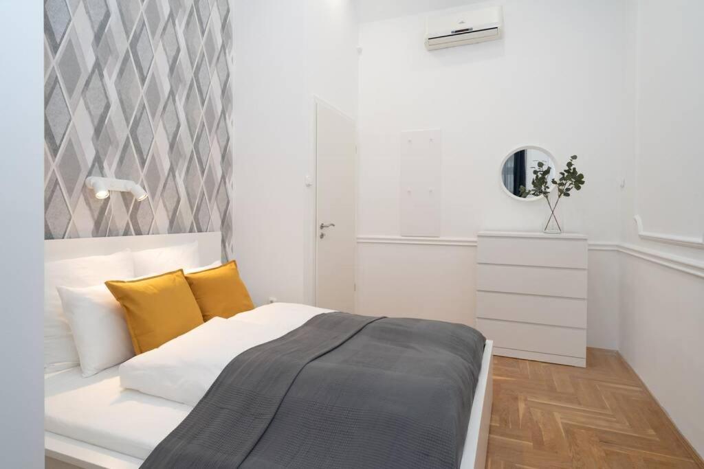Best Located, 150 M2 5 Bedrooms Apt., 布达佩斯 外观 照片