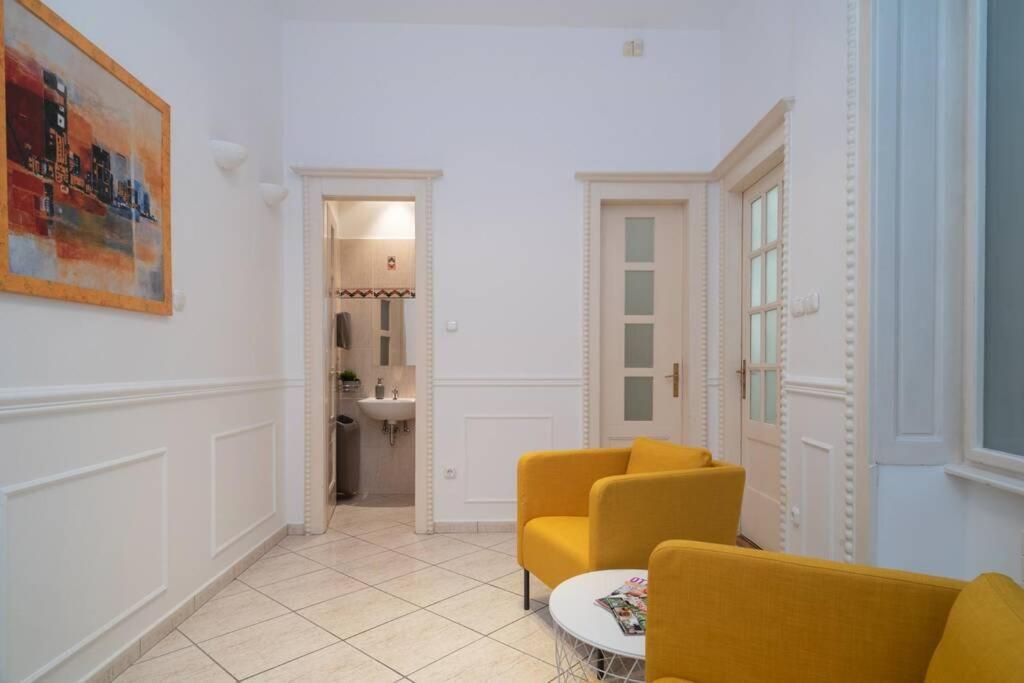 Best Located, 150 M2 5 Bedrooms Apt., 布达佩斯 外观 照片